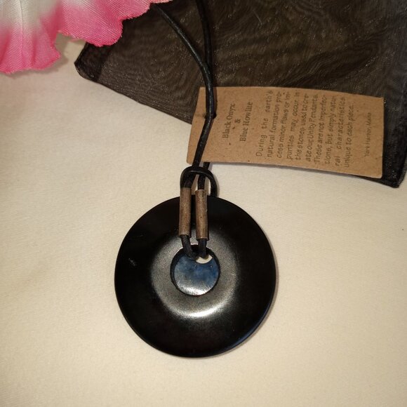 onyx and howlite necklace - Picture 10 of 13